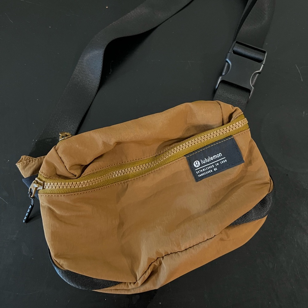 Lululemon belt bag